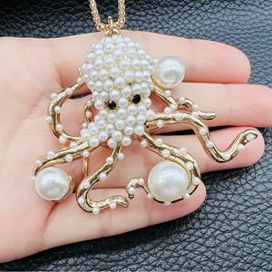 White Faux Pearl Octopus Animal Pendant inspired by Betsey Johnson Necklace NWOT